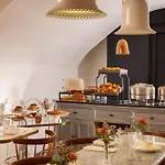 Le Pradey 4* パリ
