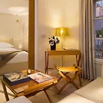Le Pradey 4* パリ